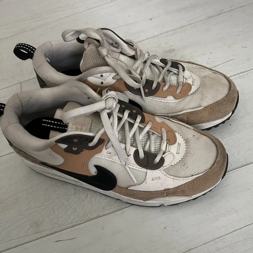 NIKE WOMENS AIR MAX 90 FUTURA USED - Picture 5 of 6